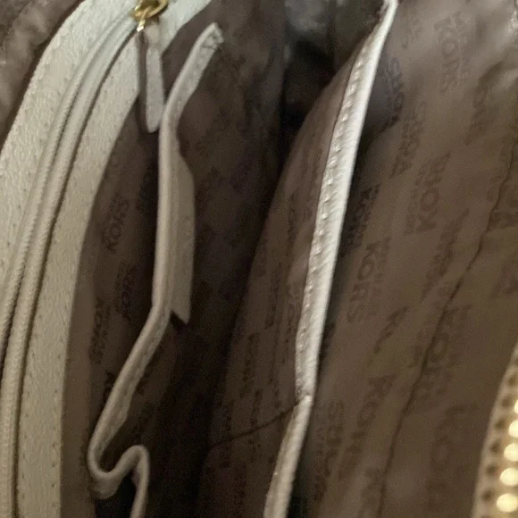 Micheal kors off-white purse - Picture 7 of 12